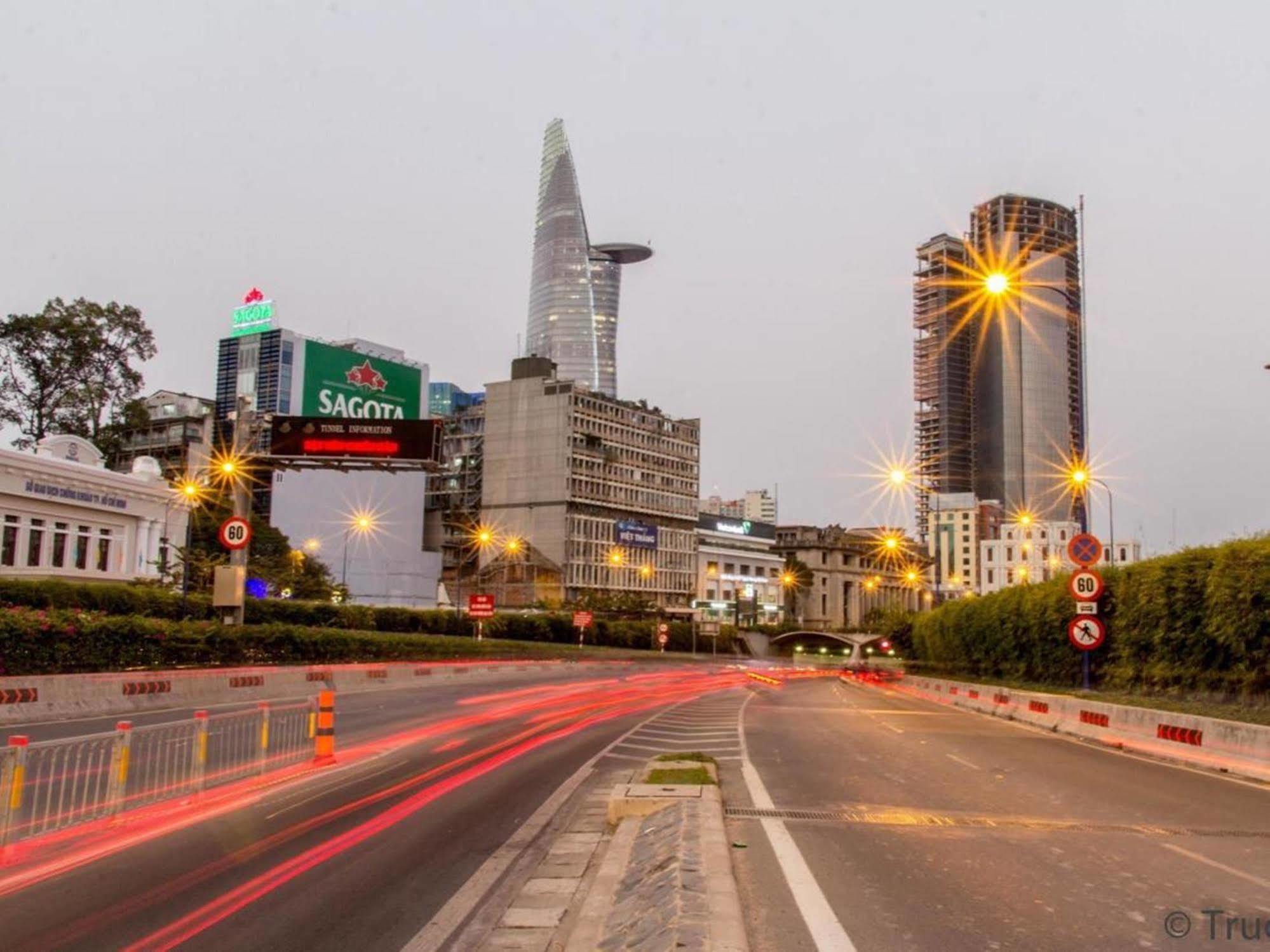 Phuc Khanh Hotel Хошимин Екстериор снимка